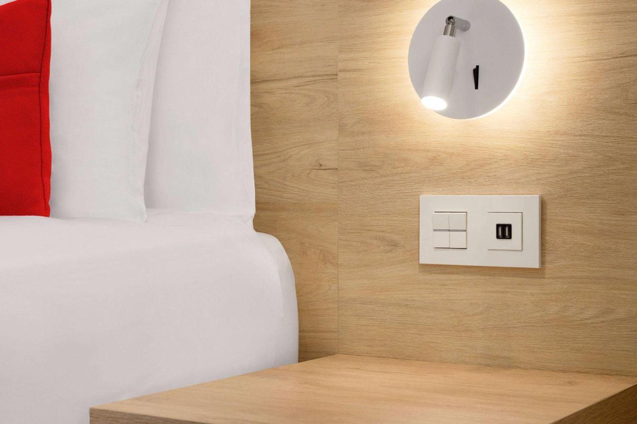 Ramada By Wyndham Madrid Tres Cantos Eksteriør bilde