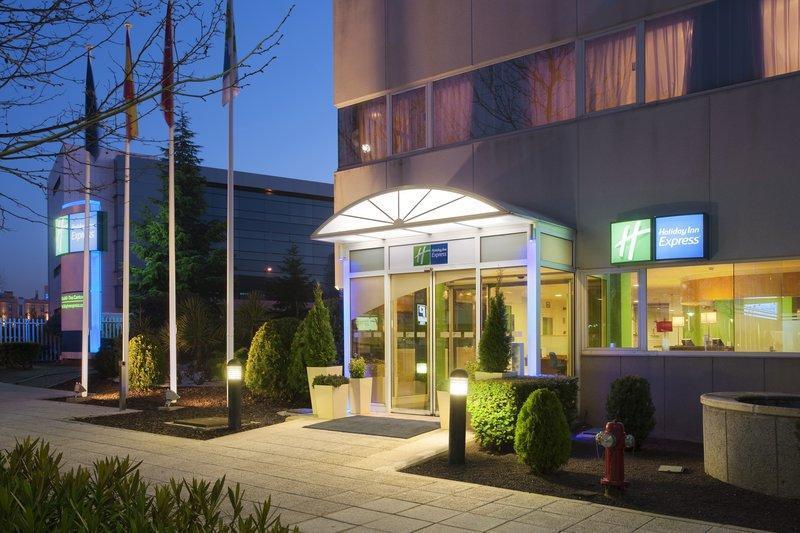 Ramada By Wyndham Madrid Tres Cantos Eksteriør bilde