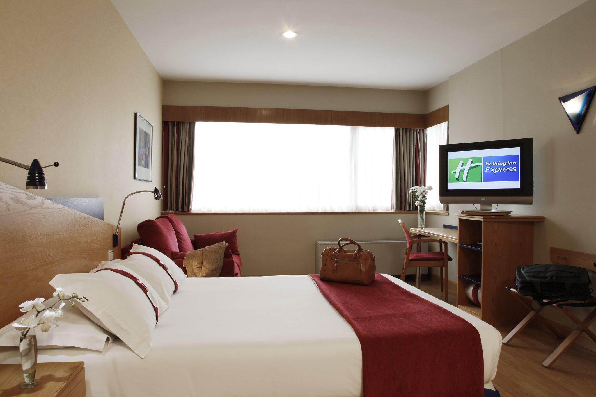 Ramada By Wyndham Madrid Tres Cantos Eksteriør bilde