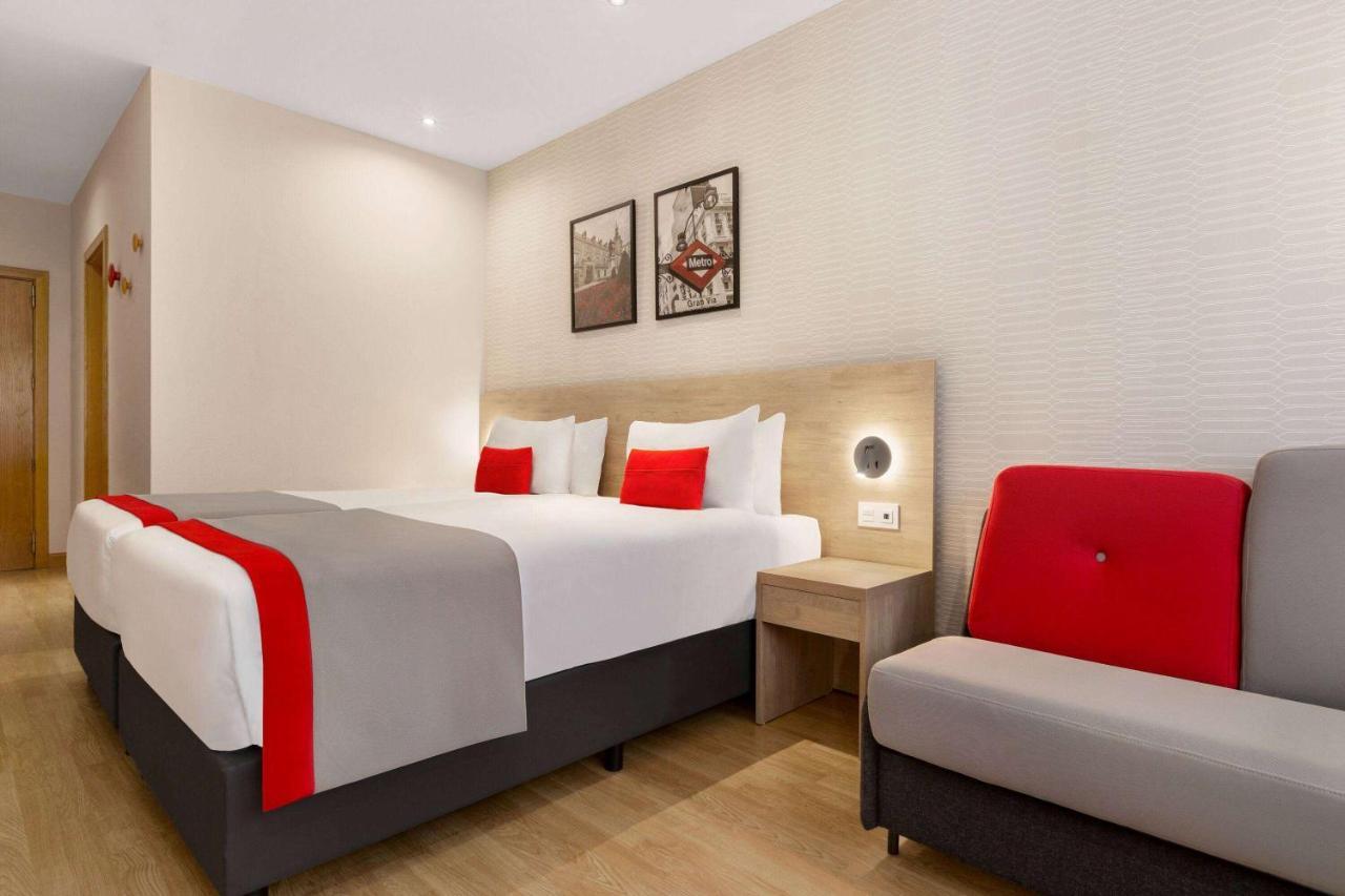 Ramada By Wyndham Madrid Tres Cantos Eksteriør bilde