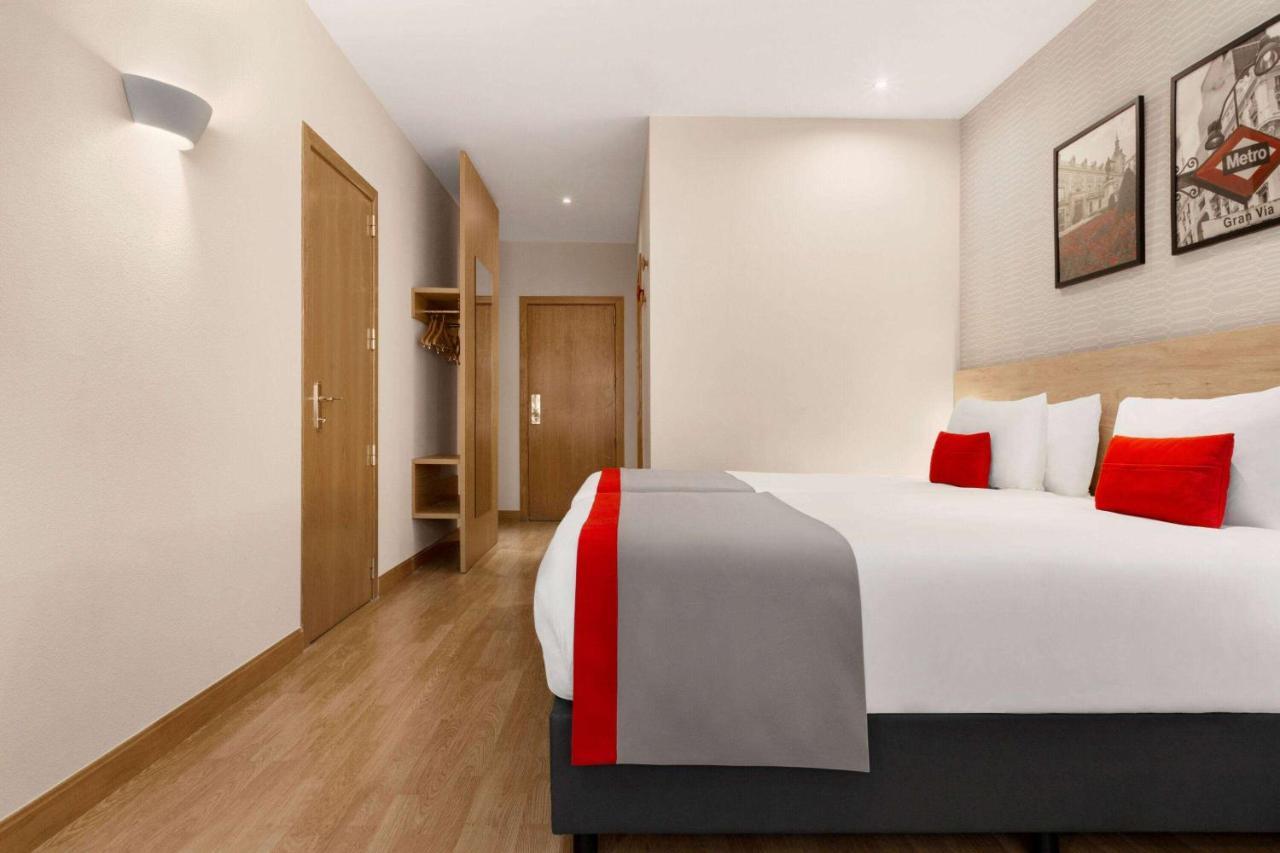 Ramada By Wyndham Madrid Tres Cantos Eksteriør bilde