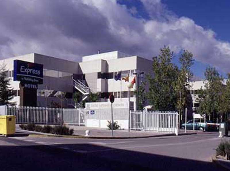 Ramada By Wyndham Madrid Tres Cantos Eksteriør bilde