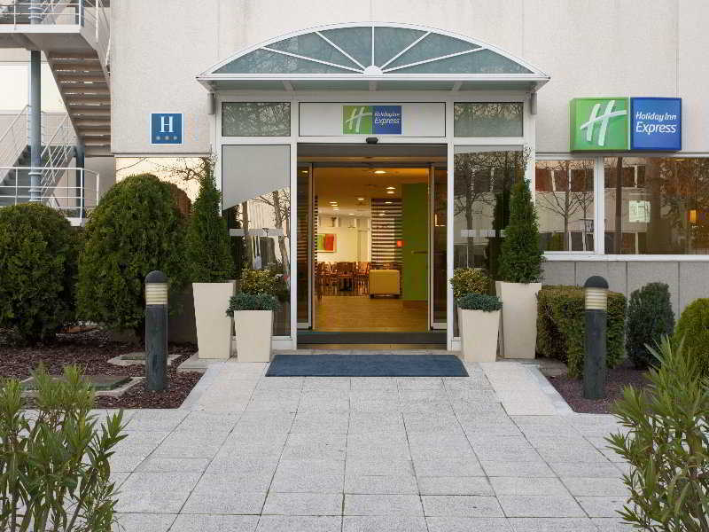 Ramada By Wyndham Madrid Tres Cantos Eksteriør bilde