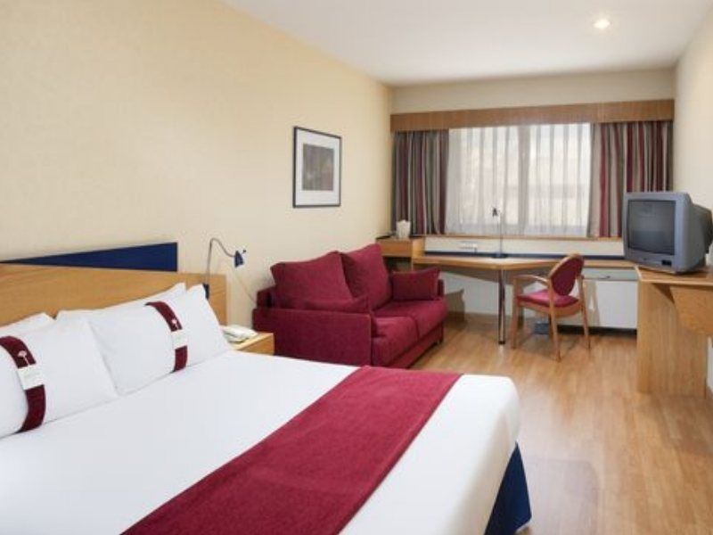 Ramada By Wyndham Madrid Tres Cantos Eksteriør bilde